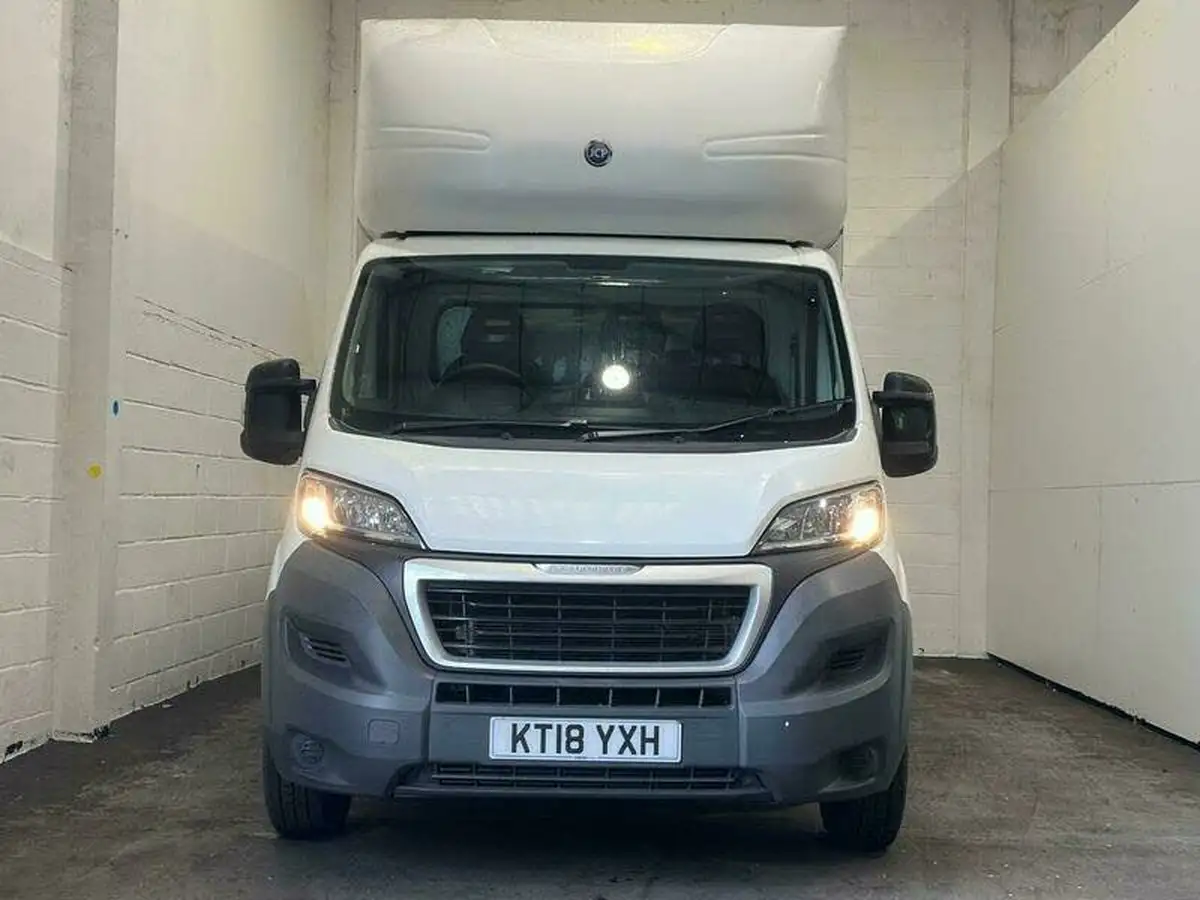 2018-peugeot-boxer-20-bluehdi-335-l4-130bhpeu6-luton-bfb-big-1
