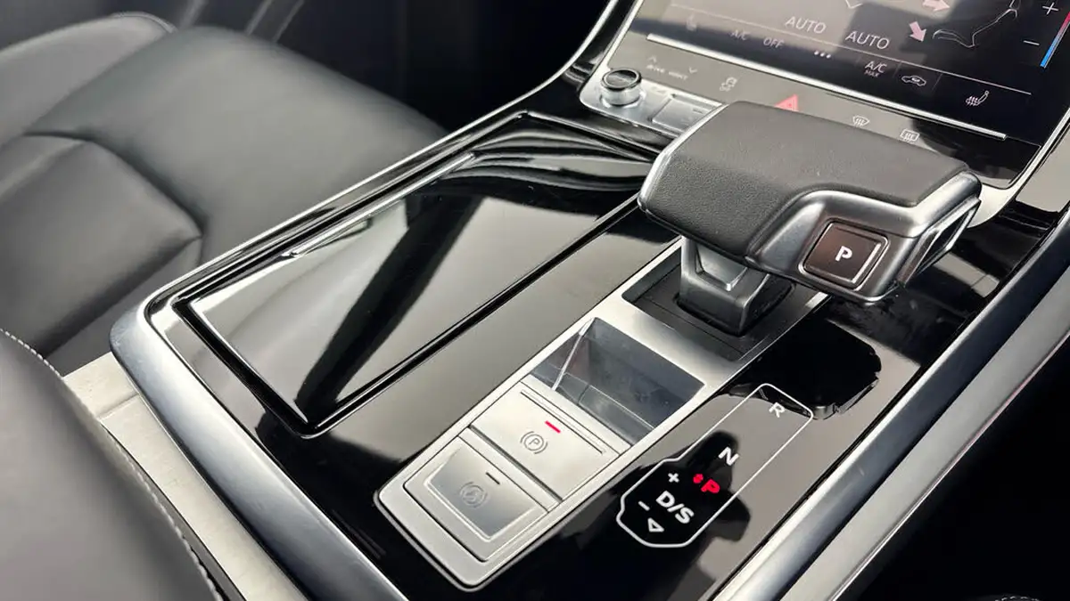 2023-audi-q8-30-55-tfsi-s-line-big-15