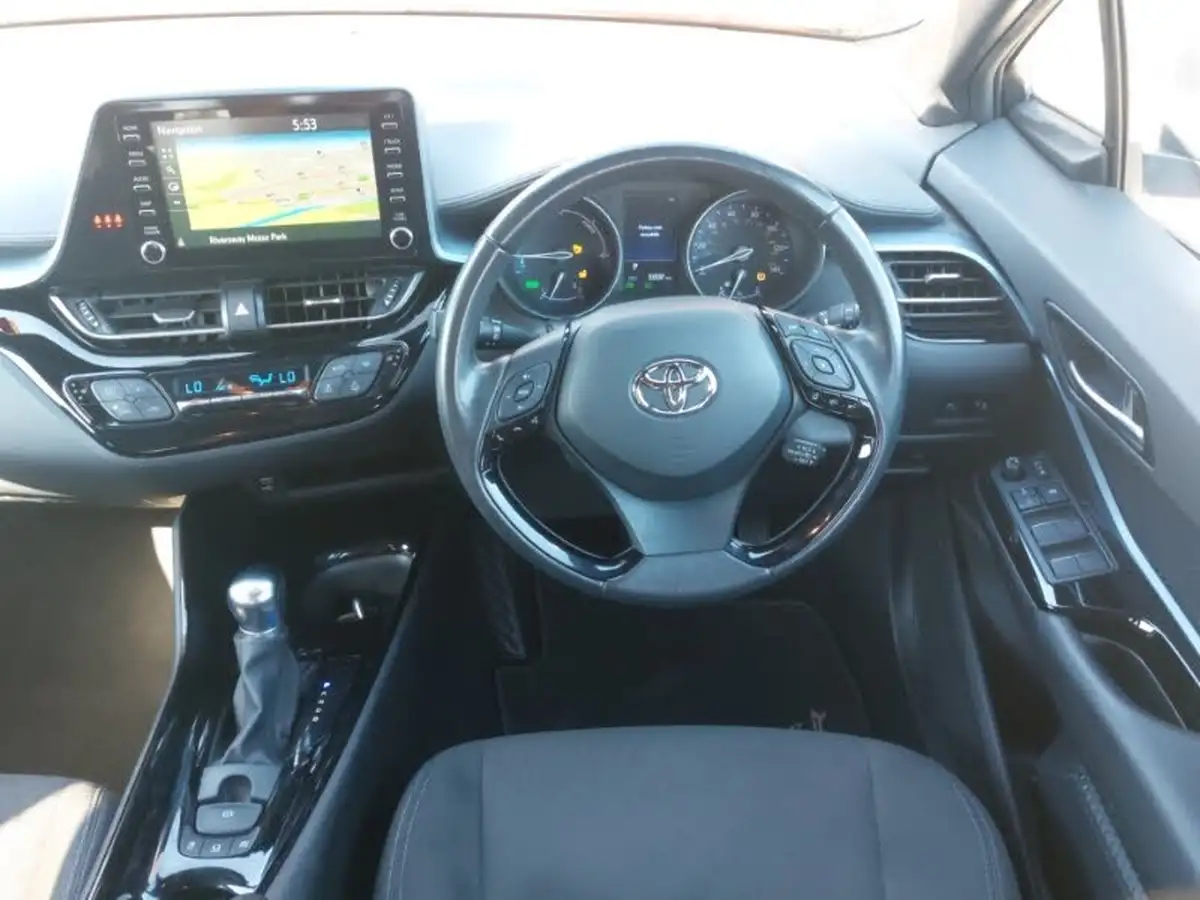 2020-toyota-c-hr-18-vvt-i-design-big-6