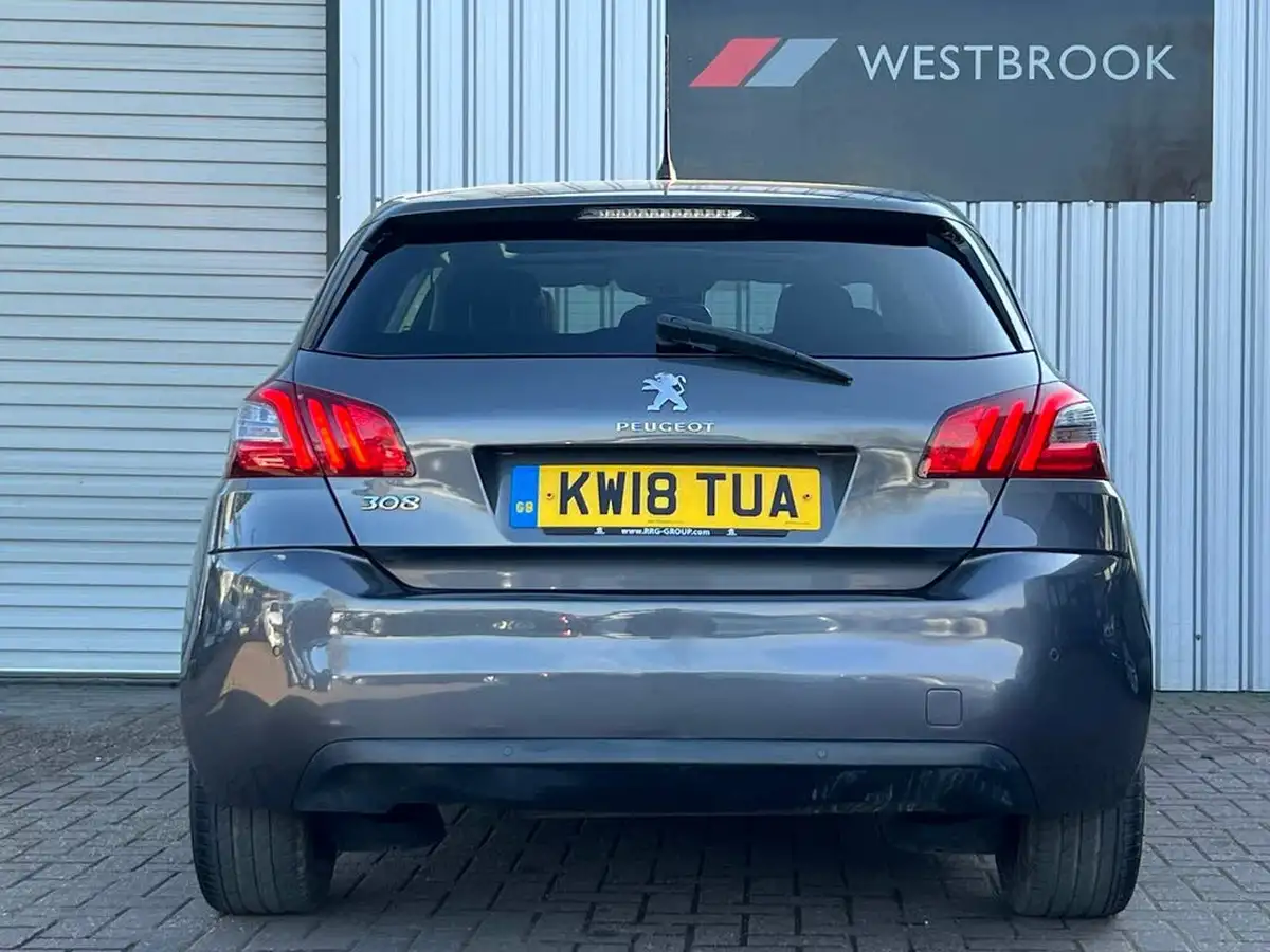 2018-peugeot-308-12-puretech-allure-130bhp-big-2