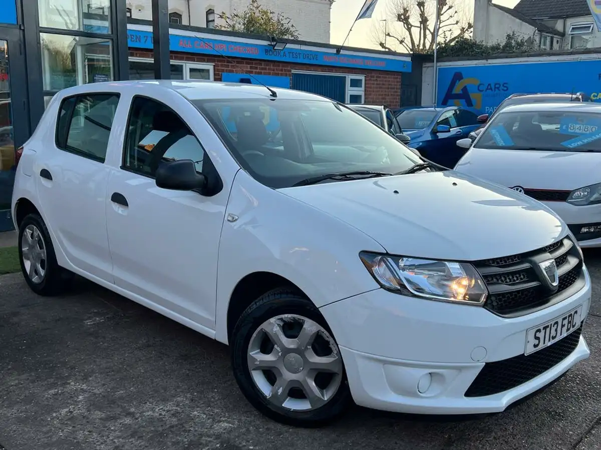 2013-dacia-sandero-12-ambiance-big-41