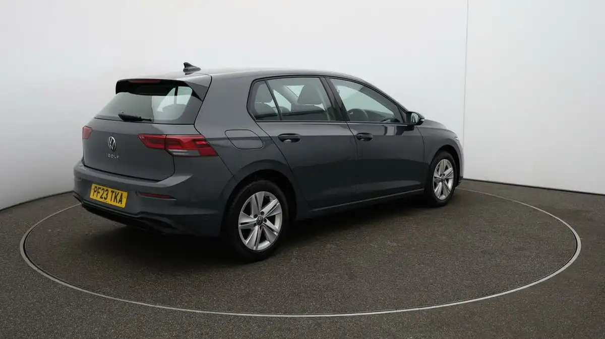 2023-volkswagen-golf-10-tsi-life-hatchback-big-46