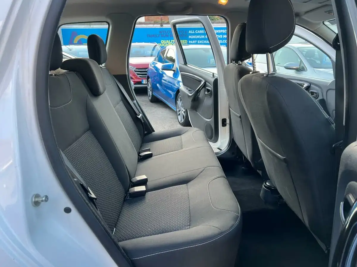 2013-dacia-duster-15d-laureate-109bhp-4x4-big-35