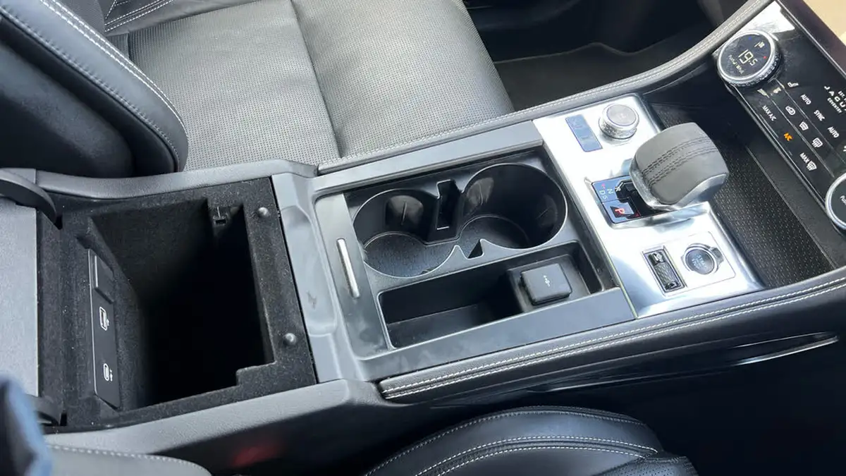 2022-jaguar-f-pace-20-p250-r-dynamic-hse-big-27