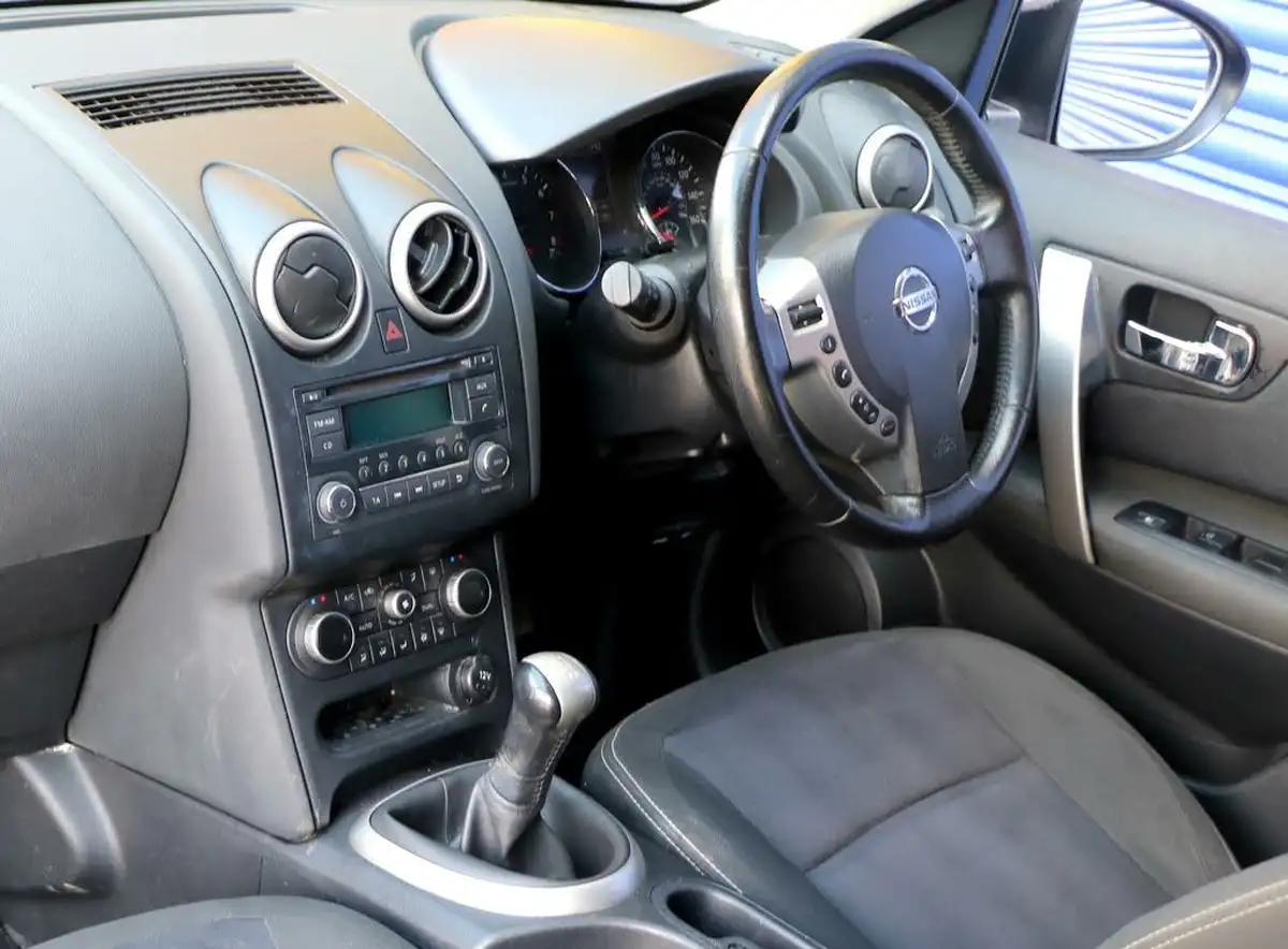 2012-nissan-qashqai2-16-acenta-big-22