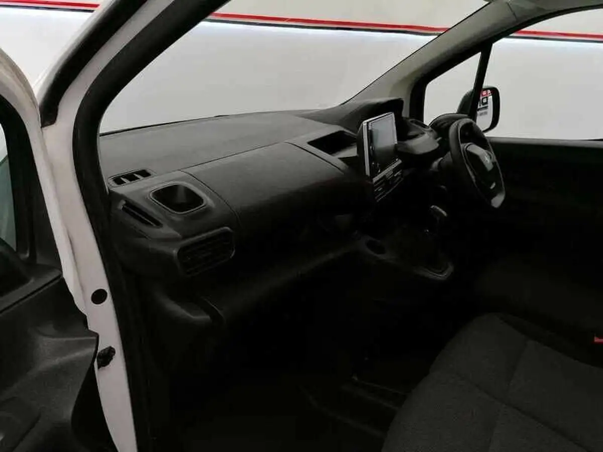 2020-peugeot-partner-15-bluehdi-1000-professional-100ps-eu6dt-panel-big-11