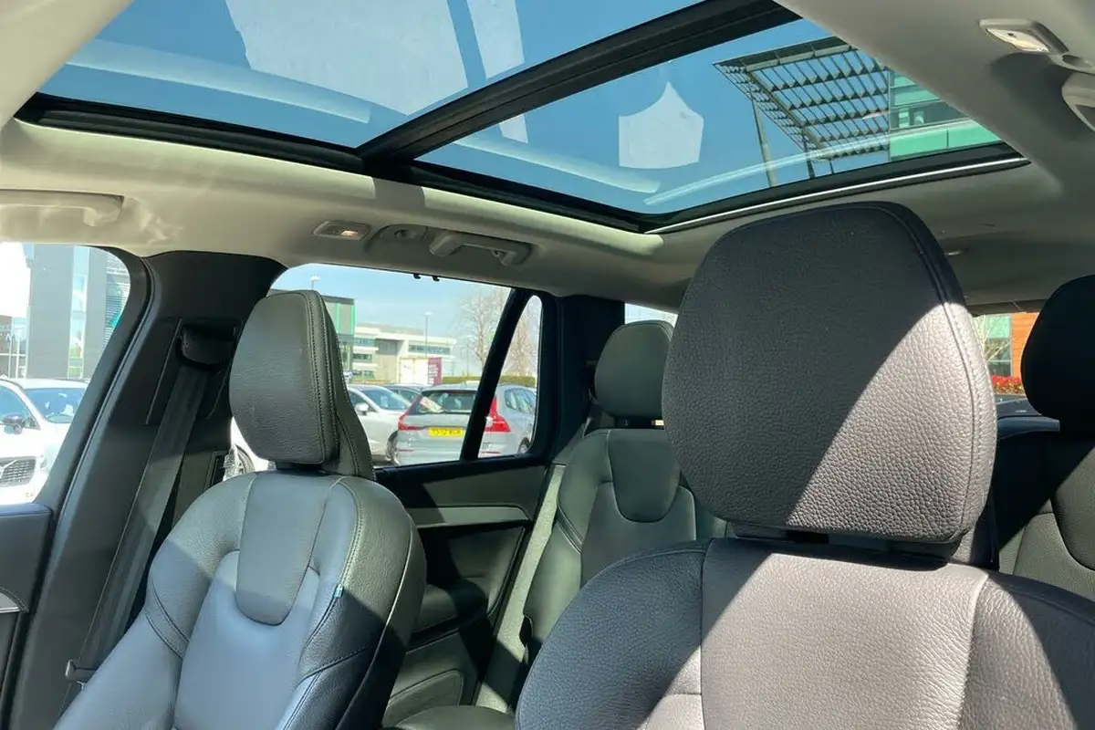 2024-volvo-xc90-20-t8-plus-big-28