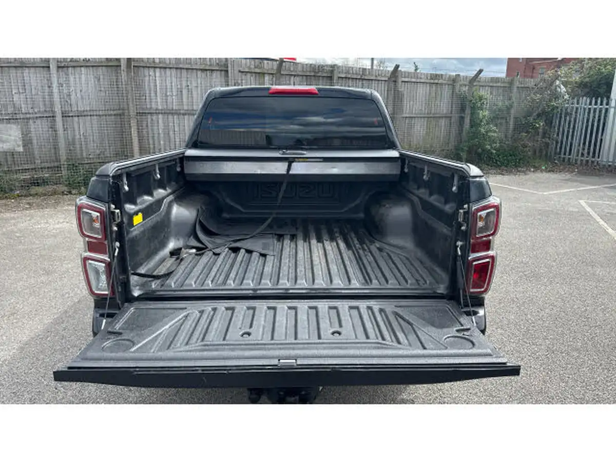 2022-isuzu-d-max-19td-v-cross-pick-up-auto-big-3