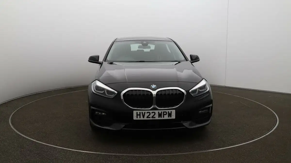 2022-bmw-1-series-20td-118d-sport-big-2