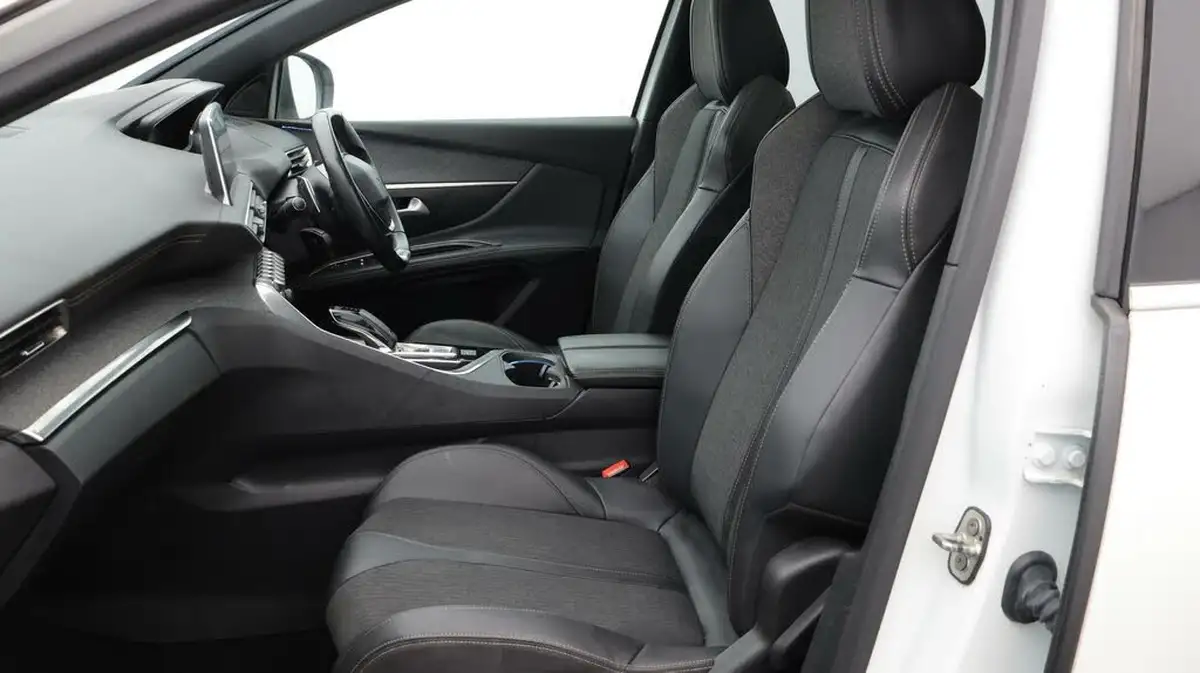 2020-peugeot-5008-suv-16-puretech-gt-line-premium-big-14