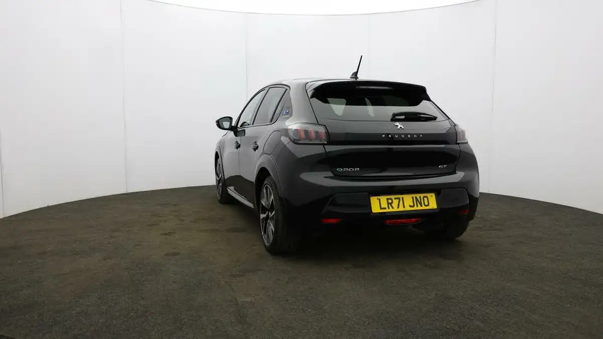 2021-peugeot-208-e-gt-premium-big-25