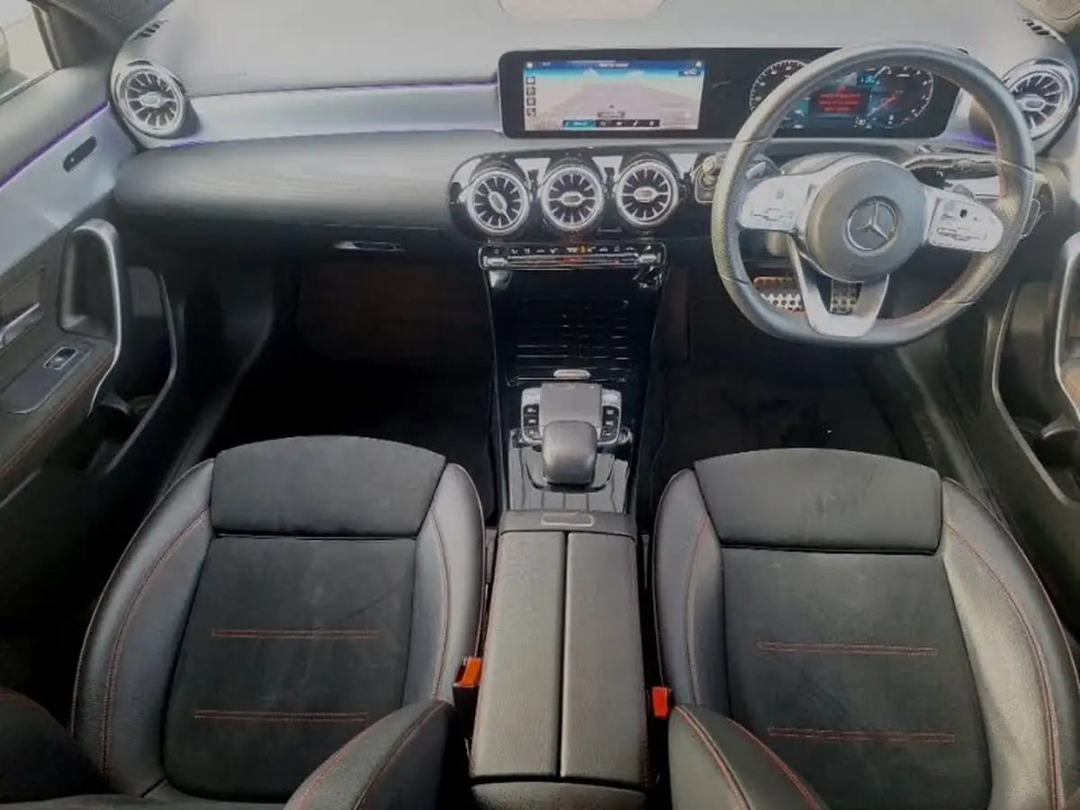 2018-mercedes-benz-a-class-13-a200-amg-line-premiumss-hatchback-5d-7g-dct-big-2