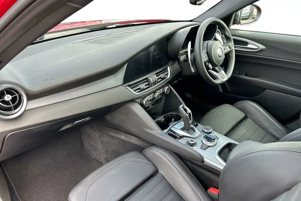 2024-alfa-romeo-giulia-20-sprint-276bhp-big-5