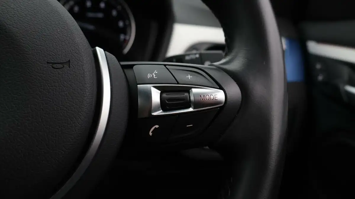 2021-bmw-x1-15-sdrive18i-m-sport-tech-pack-ii-dct-big-25