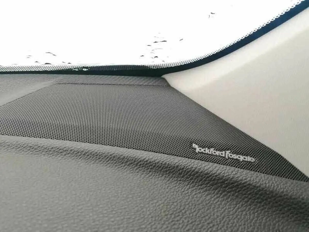 2018-mitsubishi-eclipse-cross-15-4-big-19