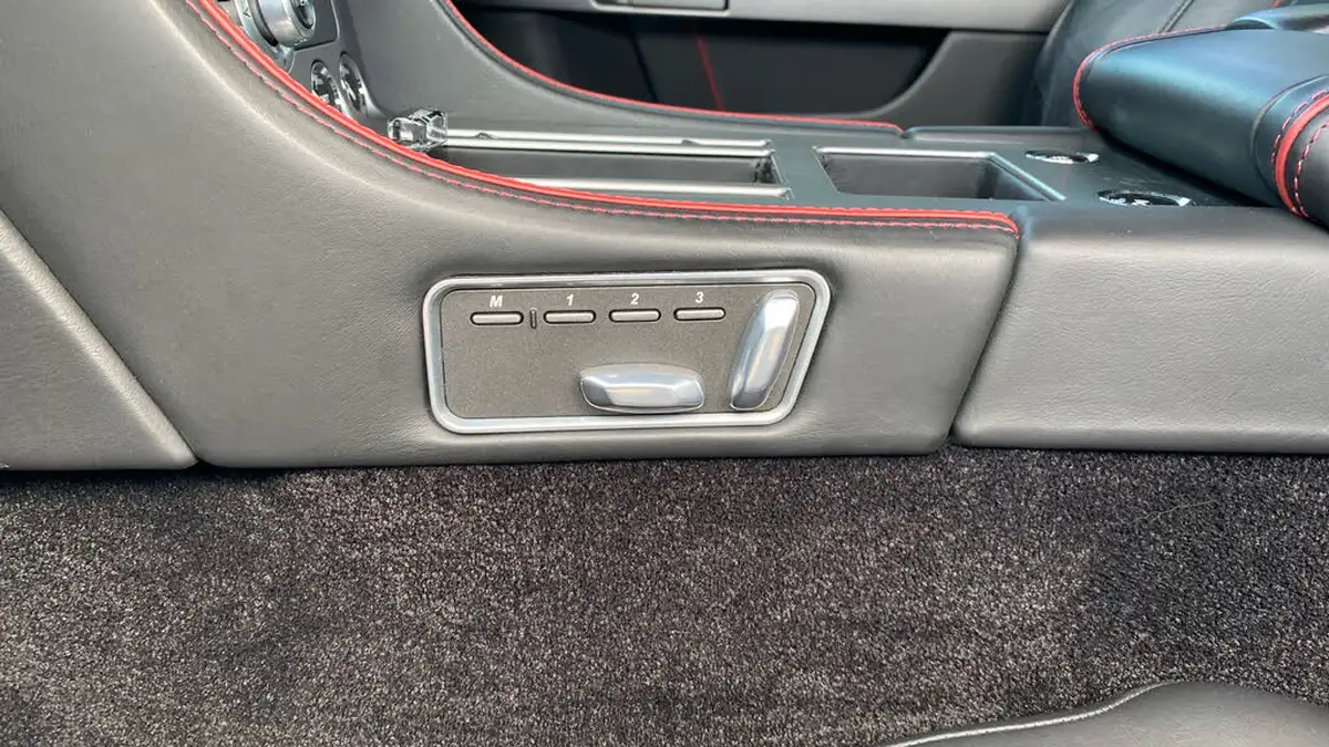 2012-aston-martin-virage-60-volante-big-22