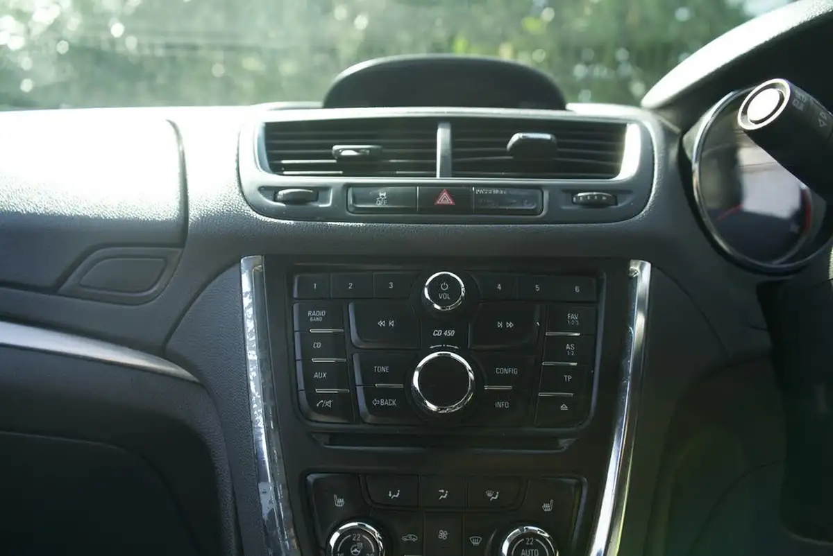 2016-vauxhall-mokka-14i-16v-turbo-se-auto-big-35