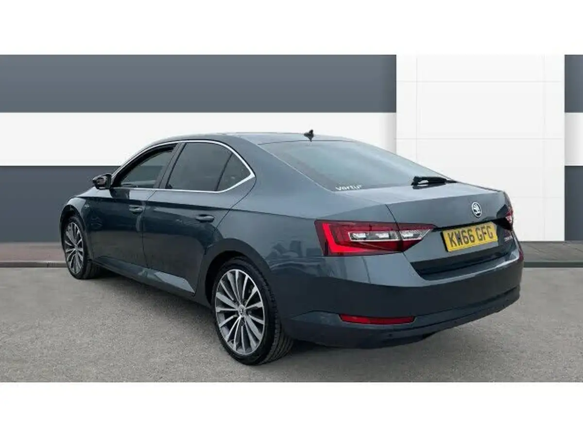 2016-skoda-superb-20tdi-scr-laurin-klement-190ps-4x4-hatchback-dsg-big-1