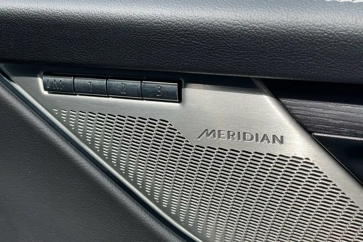 2024-jaguar-f-pace-20-d200-r-dynamic-hse-black-big-20