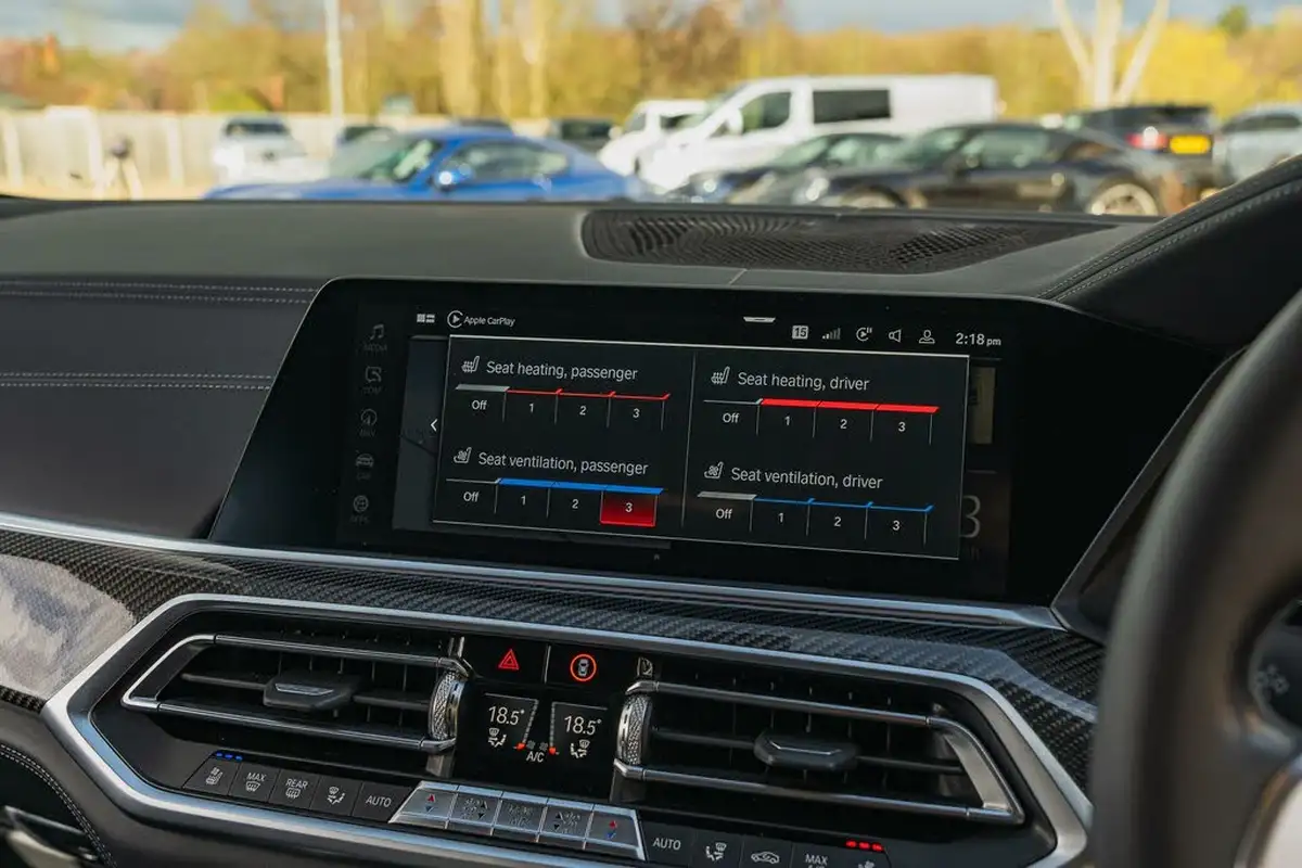 2020-bmw-x6-44-m-competition-big-58