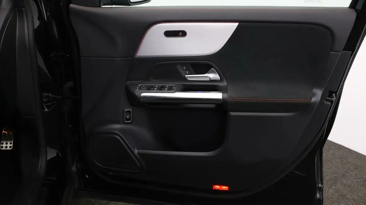 2022-mercedes-benz-eqa-e-eqa-250-amg-line-big-14