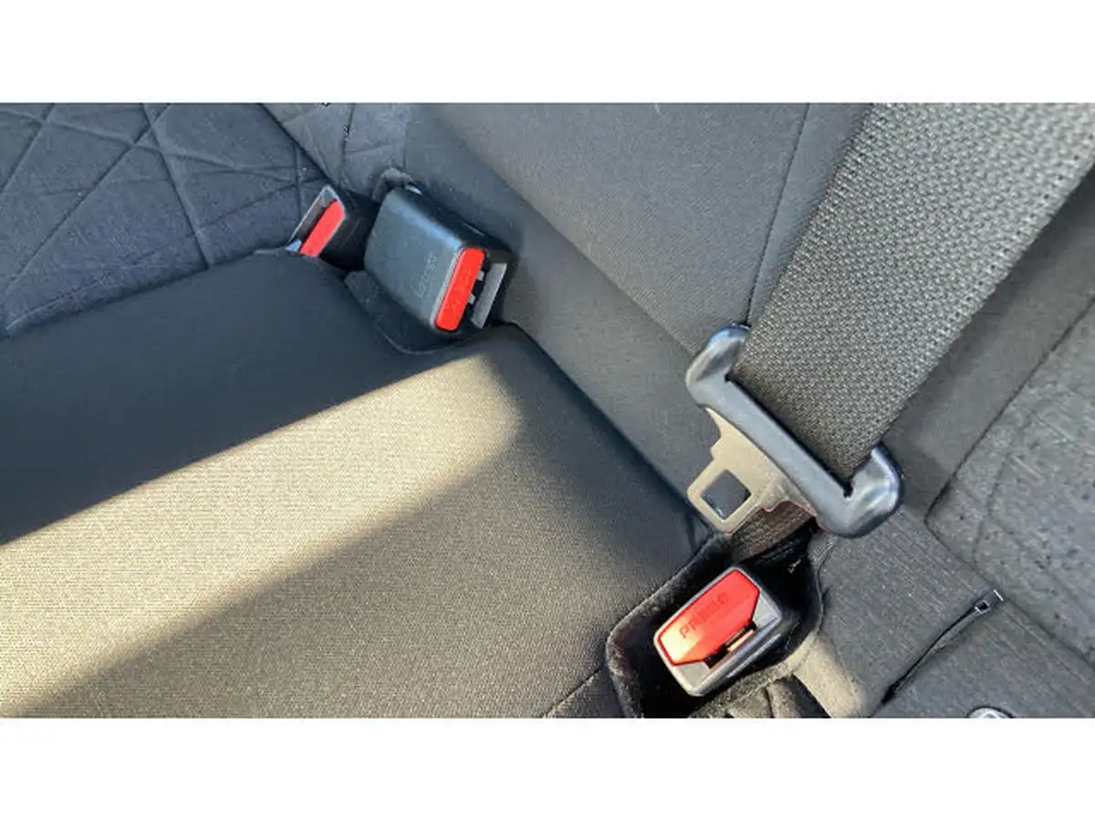 2022-hyundai-bayon-10-t-gdi-se-connect-big-16
