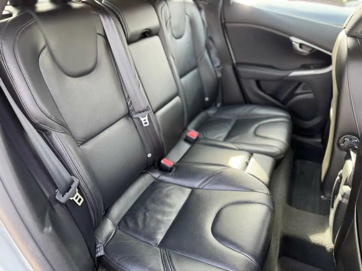 2016-volvo-v40-20td-d2-se-lux-nav-geartronic-big-10
