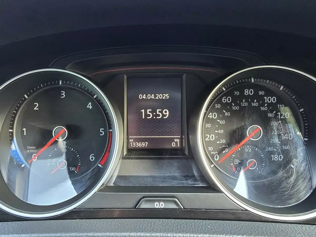 2015-volkswagen-golf-20tdi-gtd-bmt-hatchback-5d-big-13