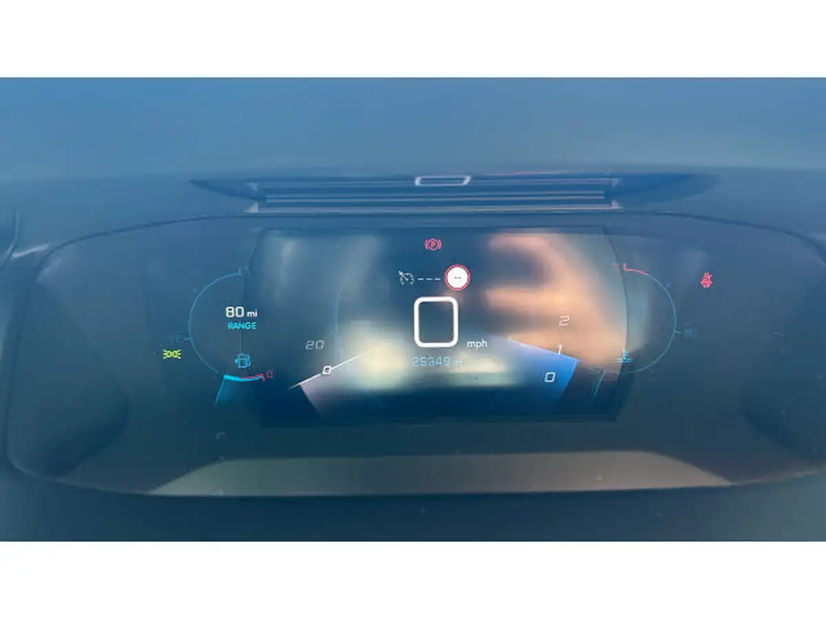 2021-peugeot-208-12-puretech-allure-premium-100bhp-big-17