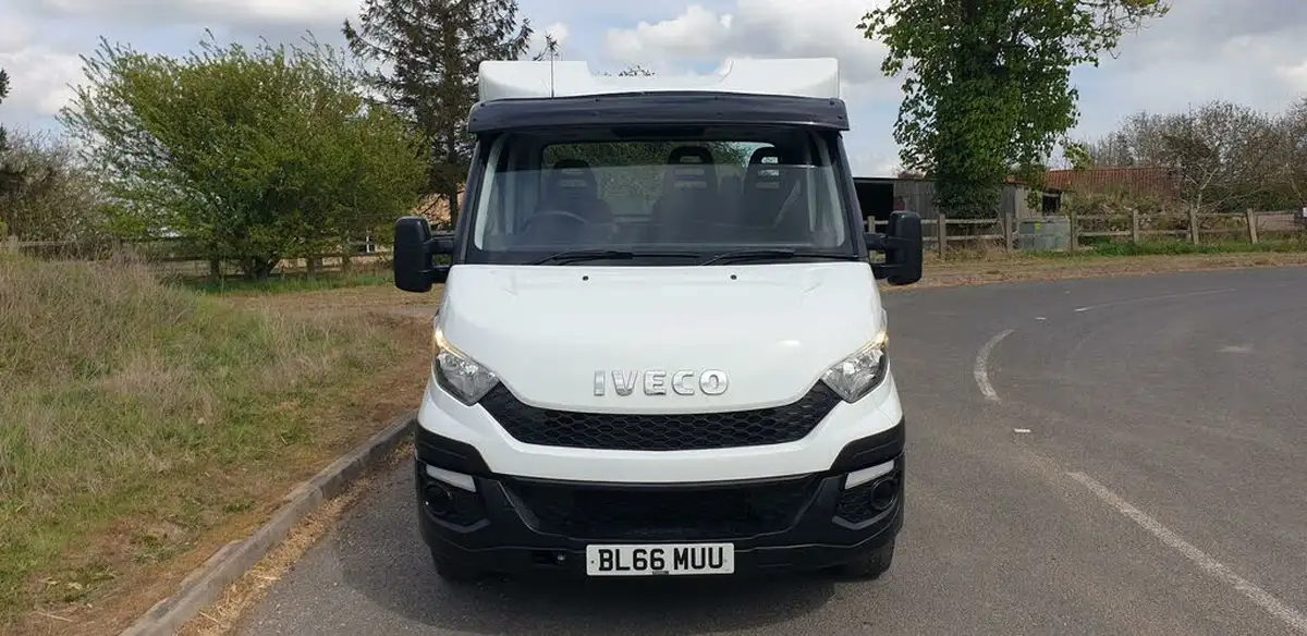 2016-iveco-daily-s-class-23td-35s11-4100-big-8