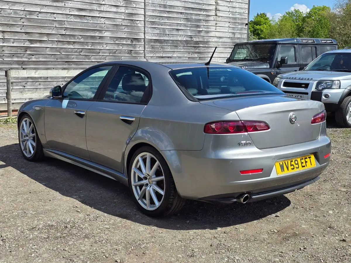 2009-alfa-romeo-159-20td-ti-big-2