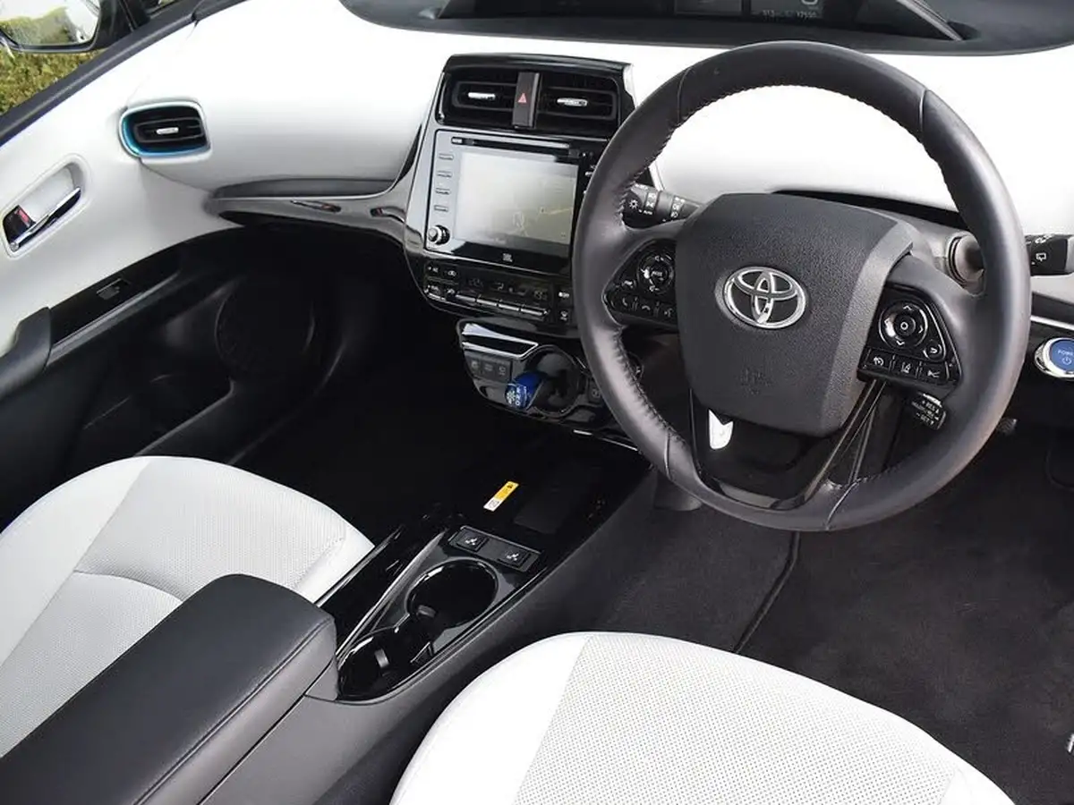 2020-toyota-prius-18-vvt-i-excel-cvt-big-2