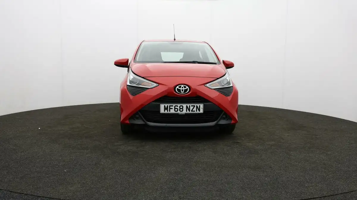 2018-toyota-aygo-10-vvt-i-x-play-71bhp-5d-big-46