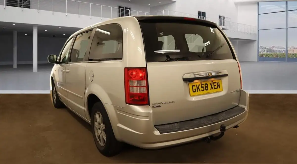 2008-chrysler-grand-voyager-28td-touring-big-2