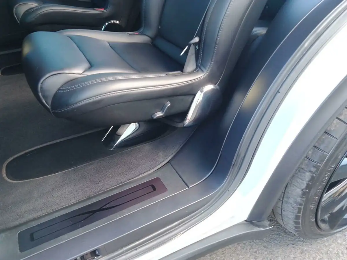 2018-tesla-model-x-e-75d-big-30