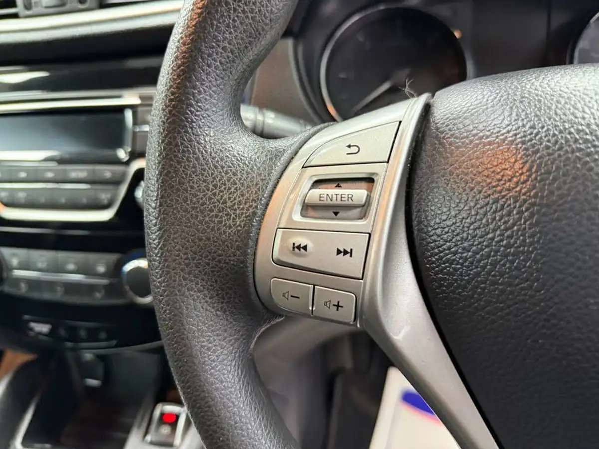 2014-nissan-qashqai-15dci-visia-big-38
