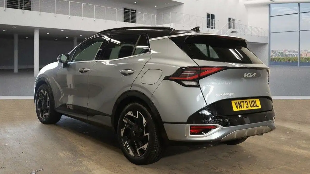 2024-kia-sportage-16-t-gdi-gt-line-s-148bhp-awd-48v-dct-big-2