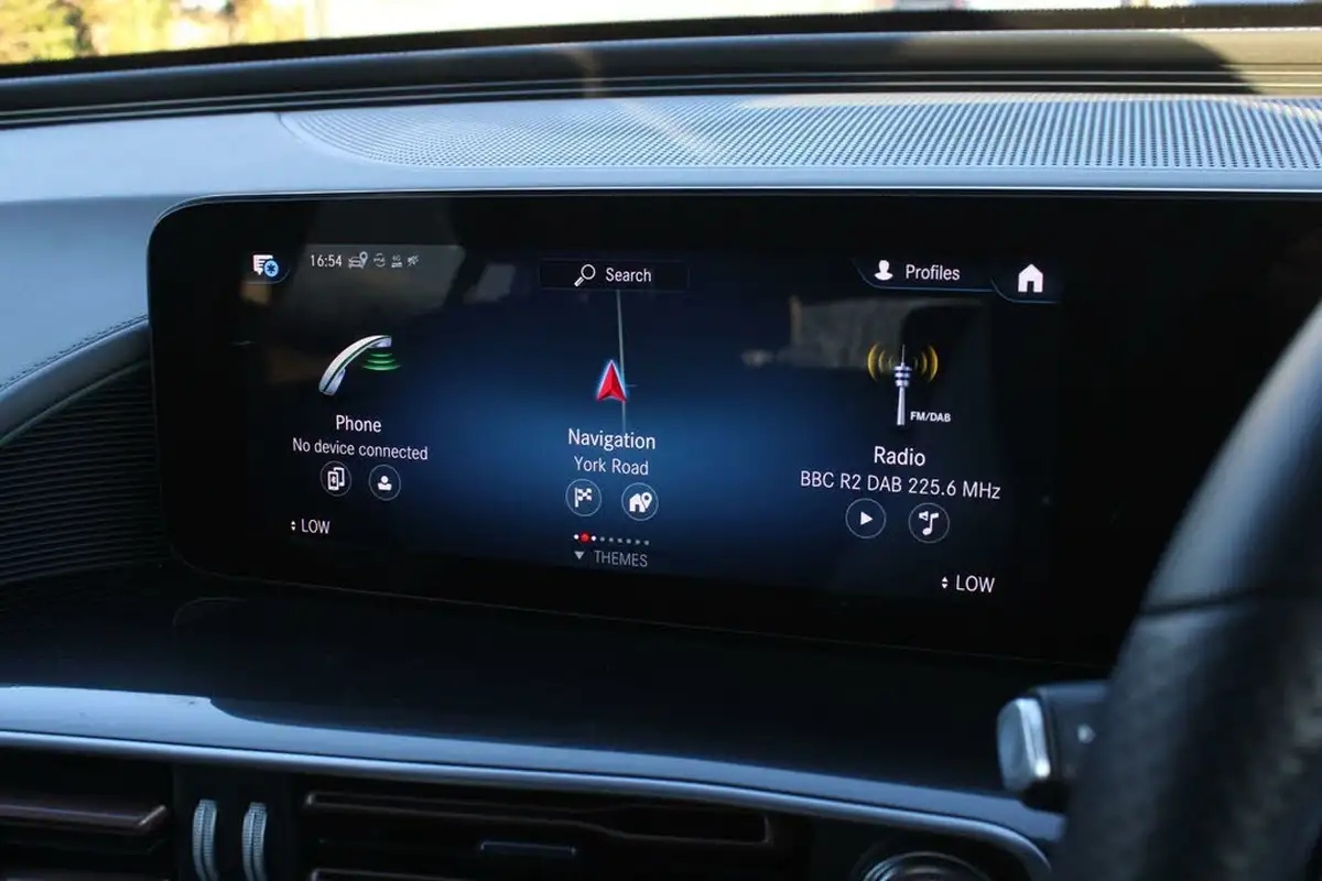 2021-mercedes-benz-eqc-e-eqc-400-amg-line-big-26