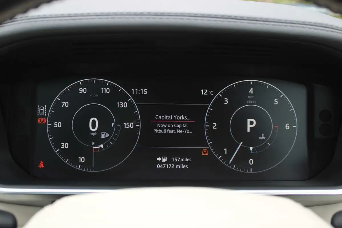 2017-land-rover-range-rover-30tdv6-vogue-259ps-4wd-big-26