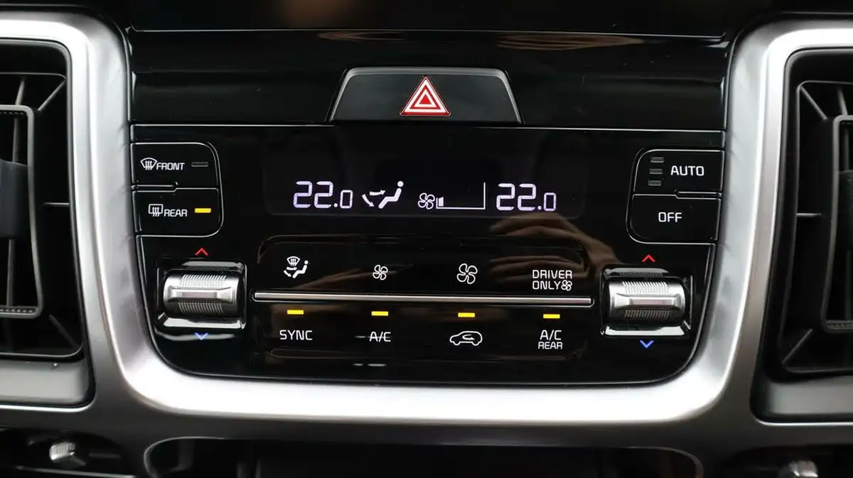 2022-kia-sorento-16-t-gdi-2-hev-big-12