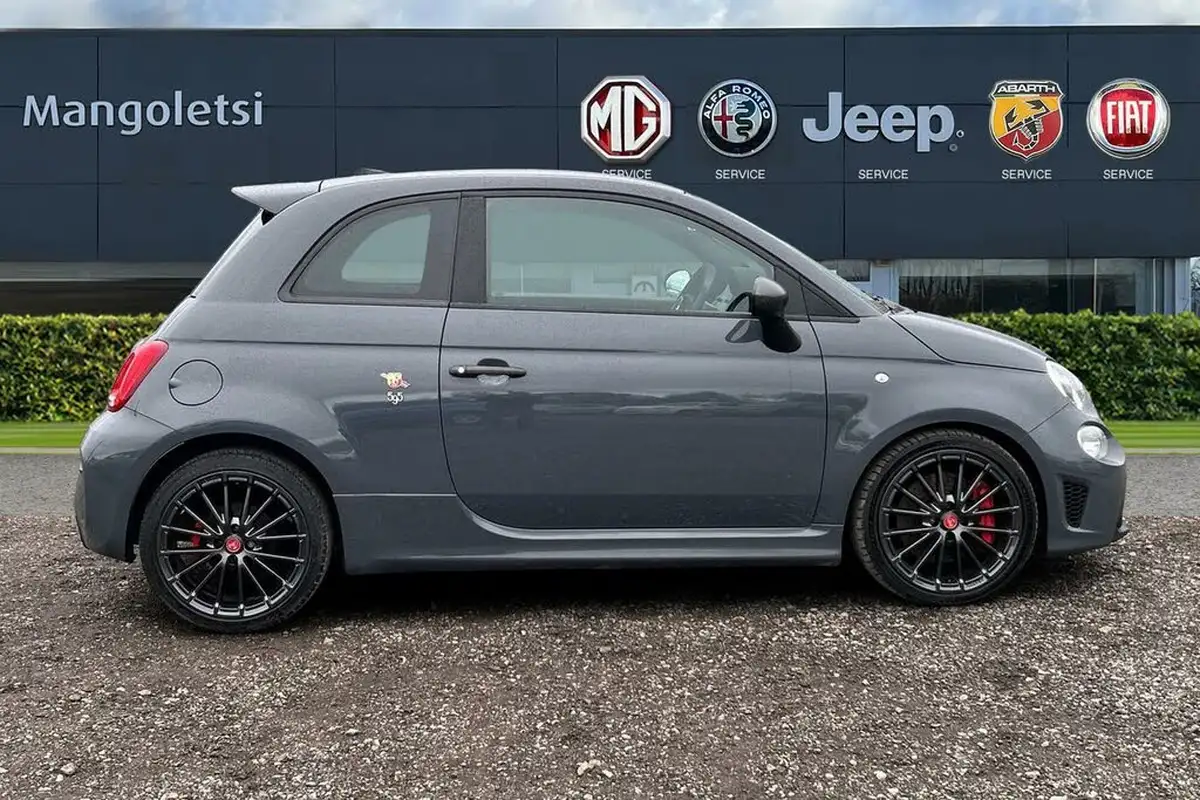 2022-abarth-595-14-tjet-competizione-big-3