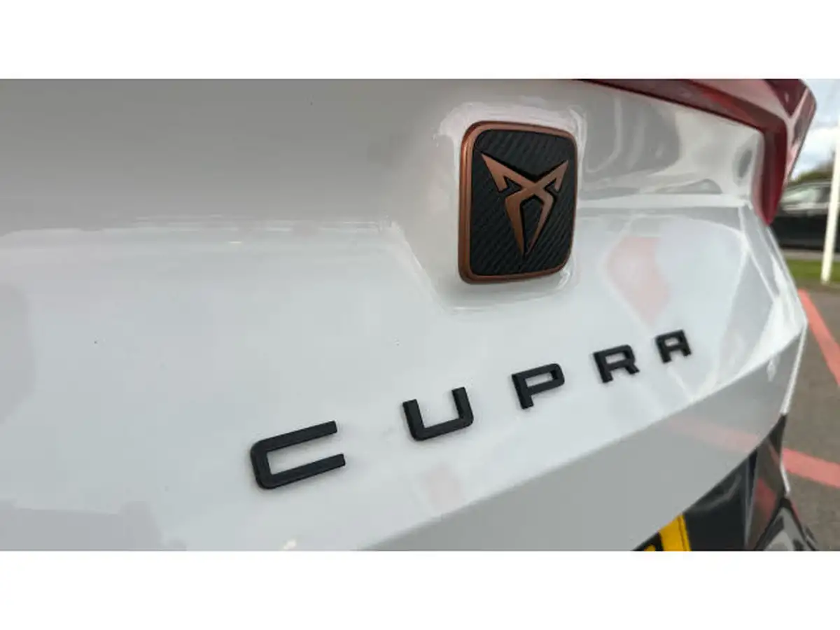 2024-cupra-formentor-14-e-hybrid-v2-big-30