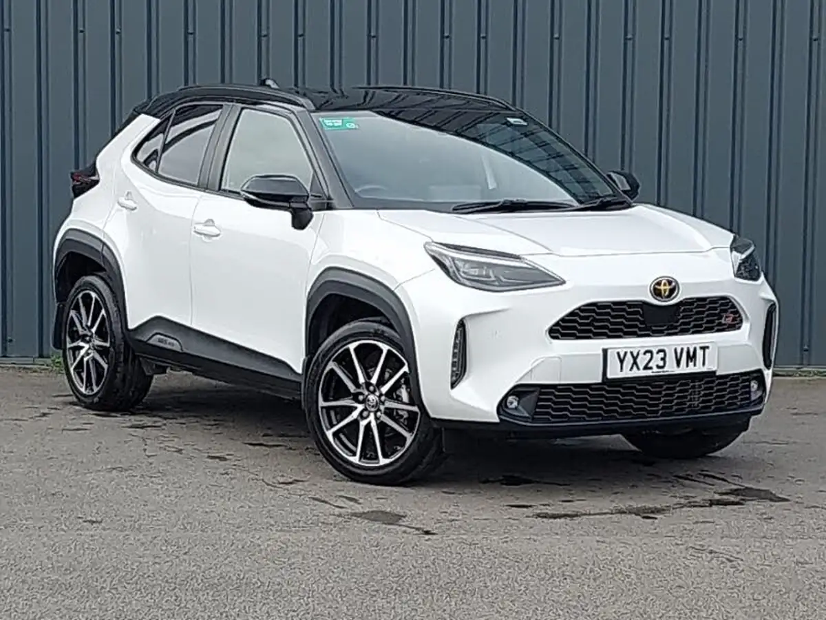 2023-toyota-yaris-cross-15-vvt-i-gr-sport-big-0