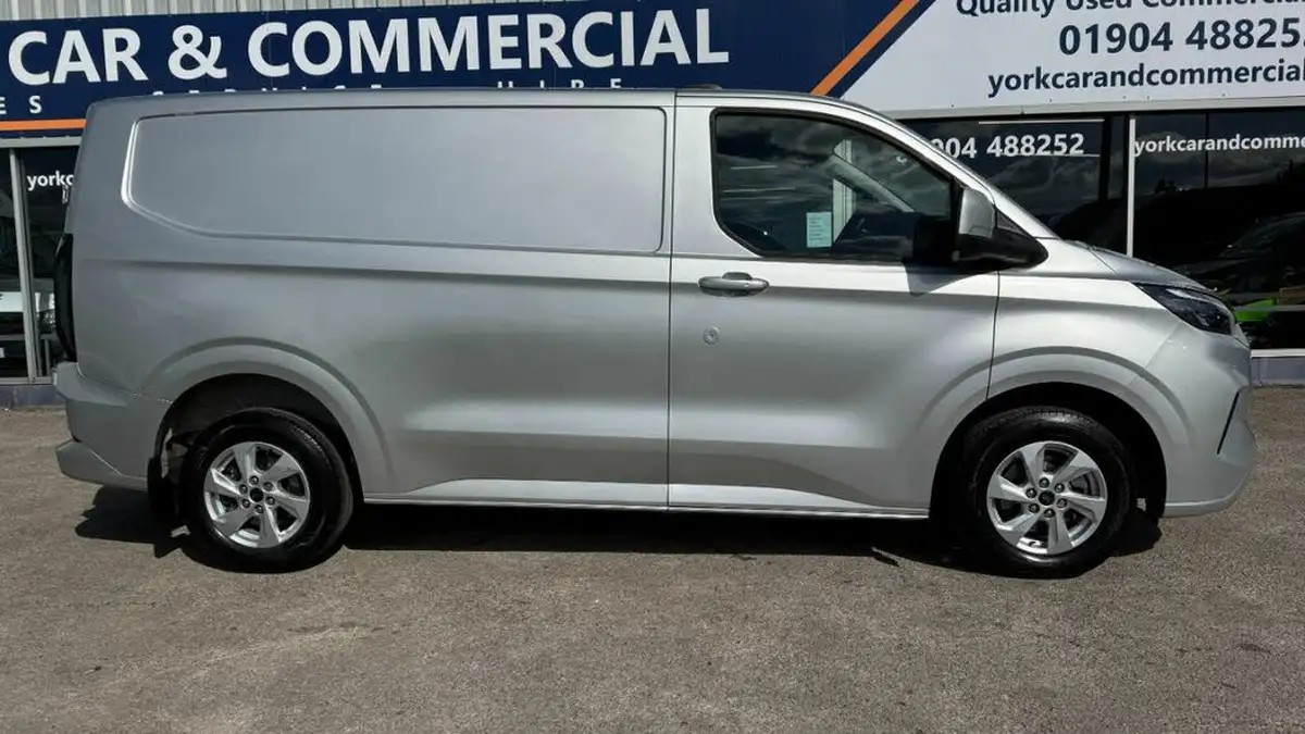 2023-ford-transit-custom-20tdci-300-l1h1-limited-136pseu6e-panel-van-1996cc-big-17