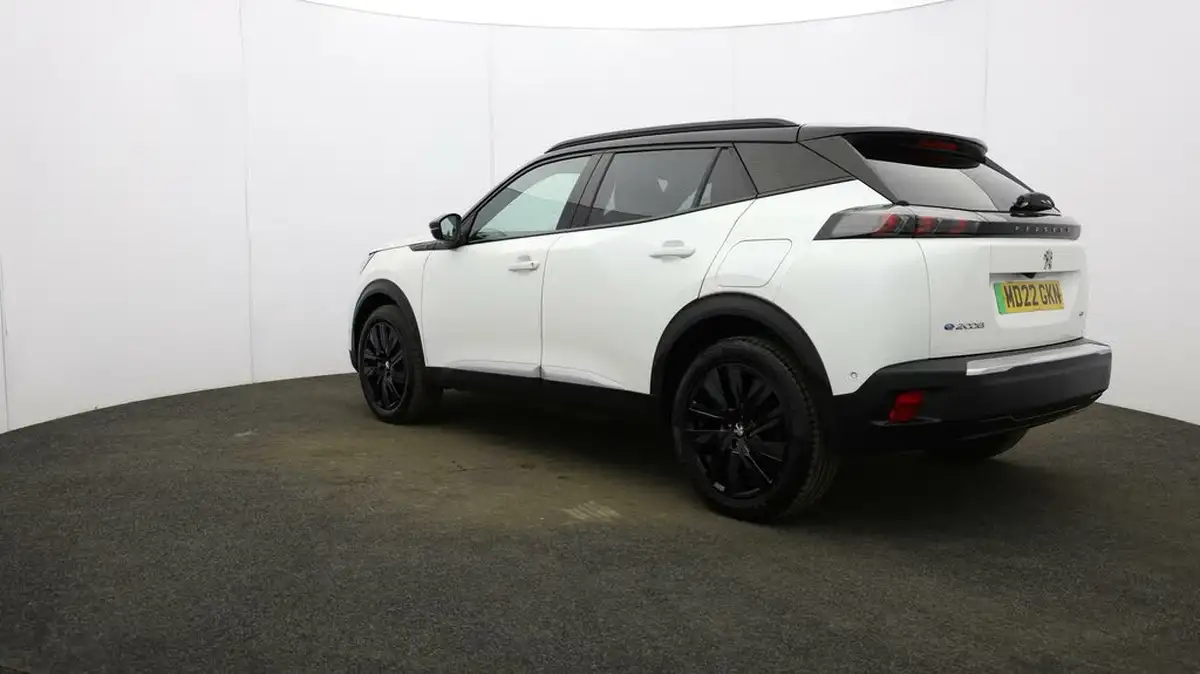 2022-peugeot-2008-suv-e-gt-premium-big-47