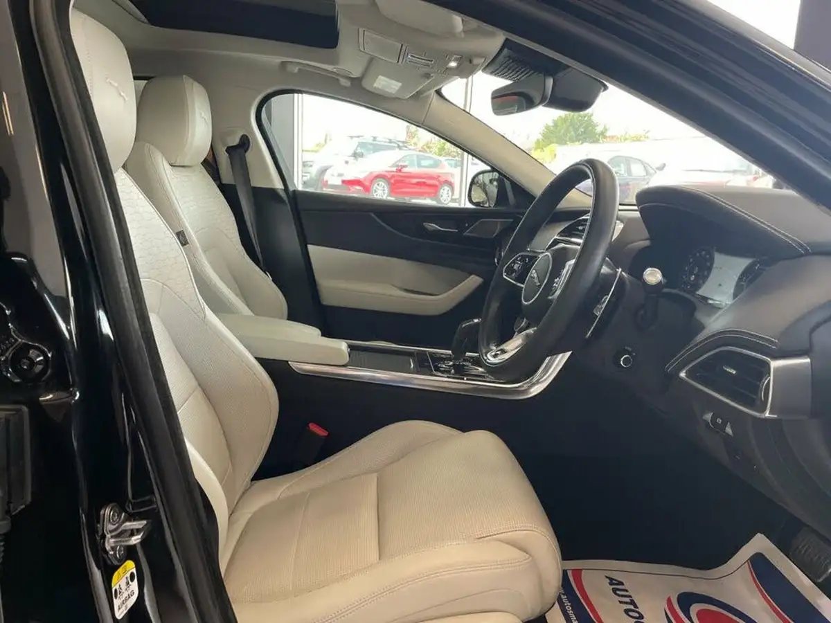 2021-jaguar-xe-20-d200-r-dynamic-hse-big-27