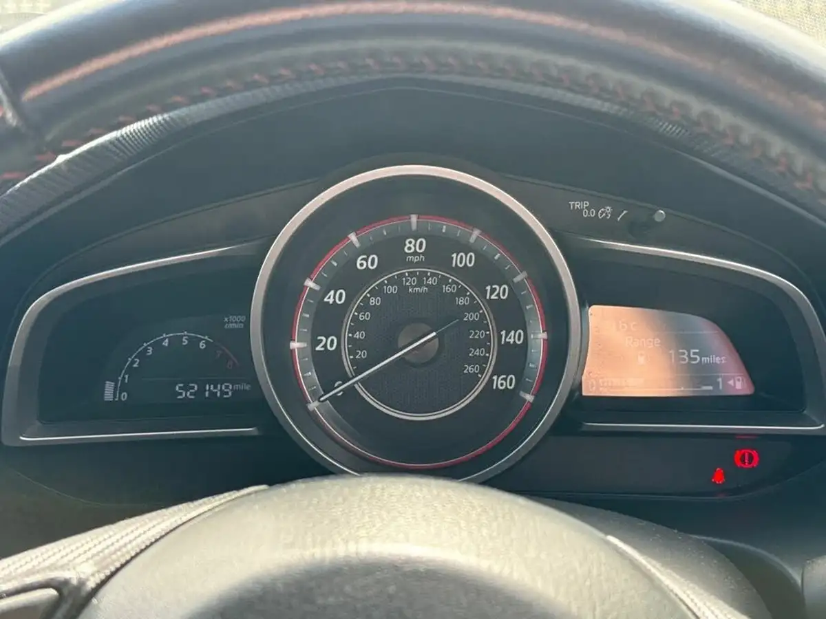 2016-mazda-mazda3-20-sport-black-big-10
