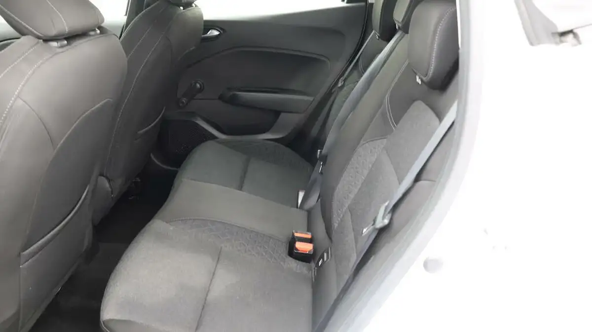 2021-renault-clio-10-sce-play-75bhp-big-16
