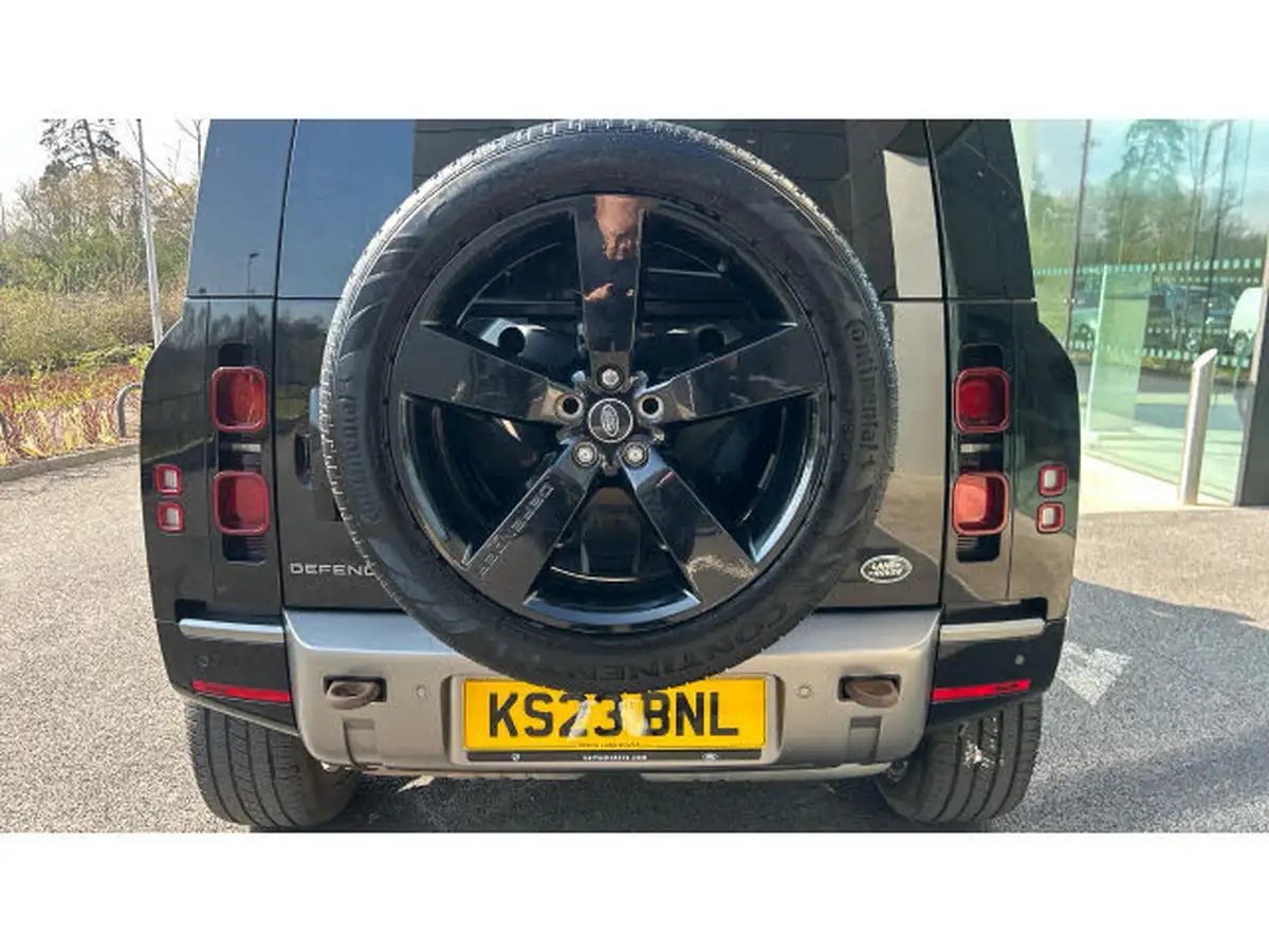 2023-land-rover-110-defender-30-d300-x-dynamic-hse-big-29