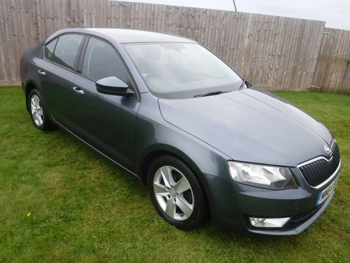 2014-skoda-octavia-14-se-hatchback-big-1
